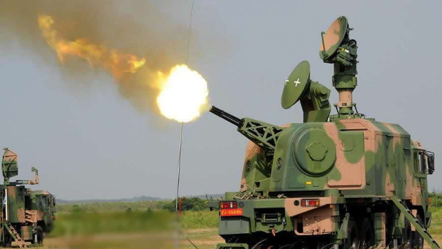 中国陆军最贵装甲车辆不是99？一辆顶仨，整个战区低空都是禁飞