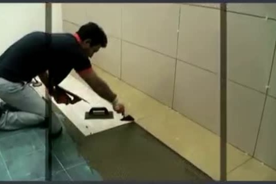 瓷砖翻新不用拆除旧瓷砖，看国外小伙五年前的操作，简直了