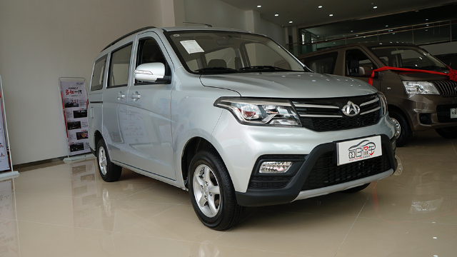 5万元客货两用车 长安欧诺S不仅实用 更加时尚便利和安全