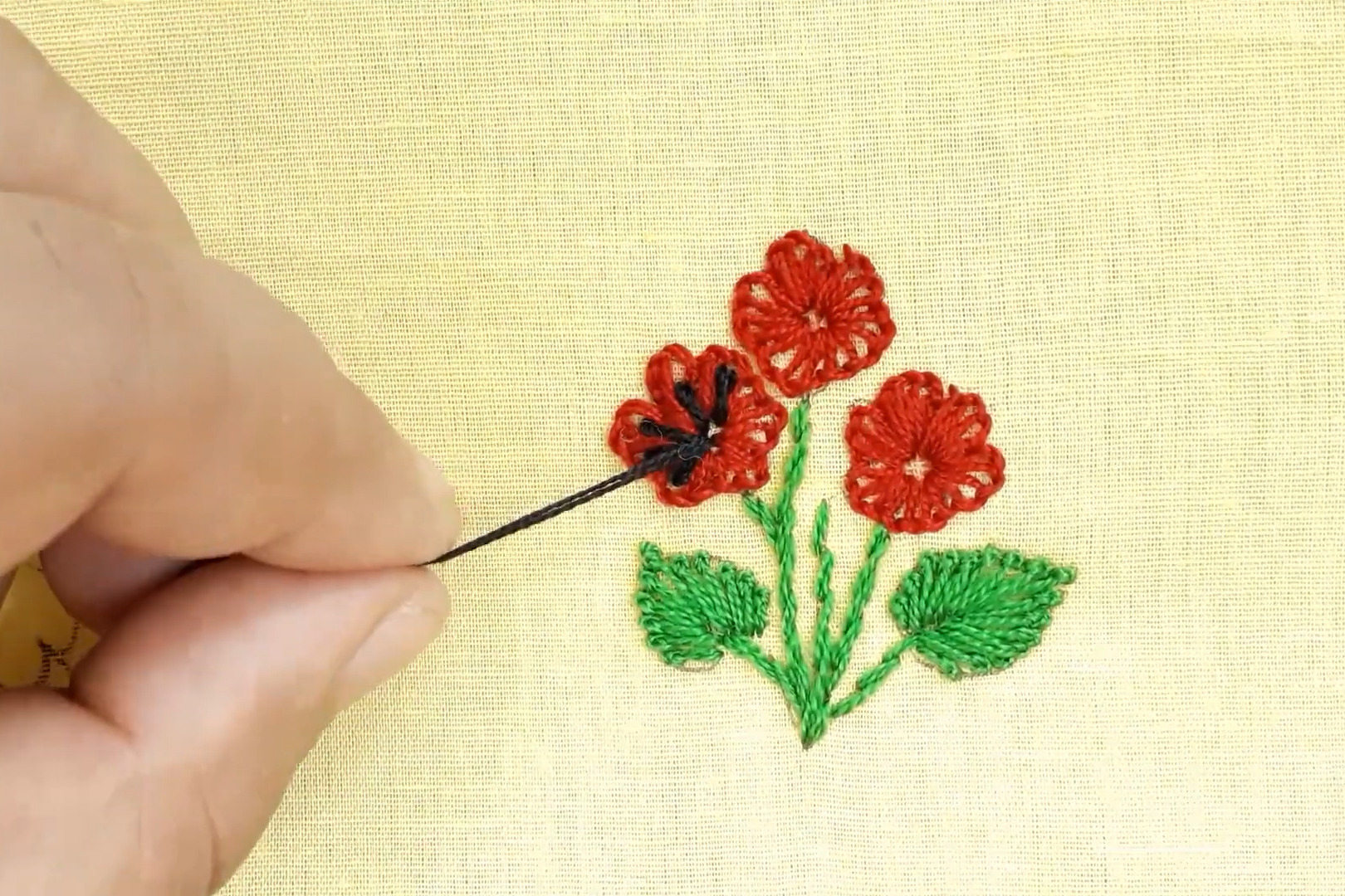 刺繡教程小野花也有春天繡衣連續小花圖案3種針法2種技法