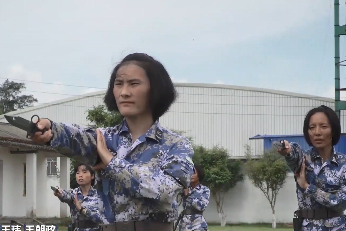 两栖霸王花以特殊方式过三八妇女节