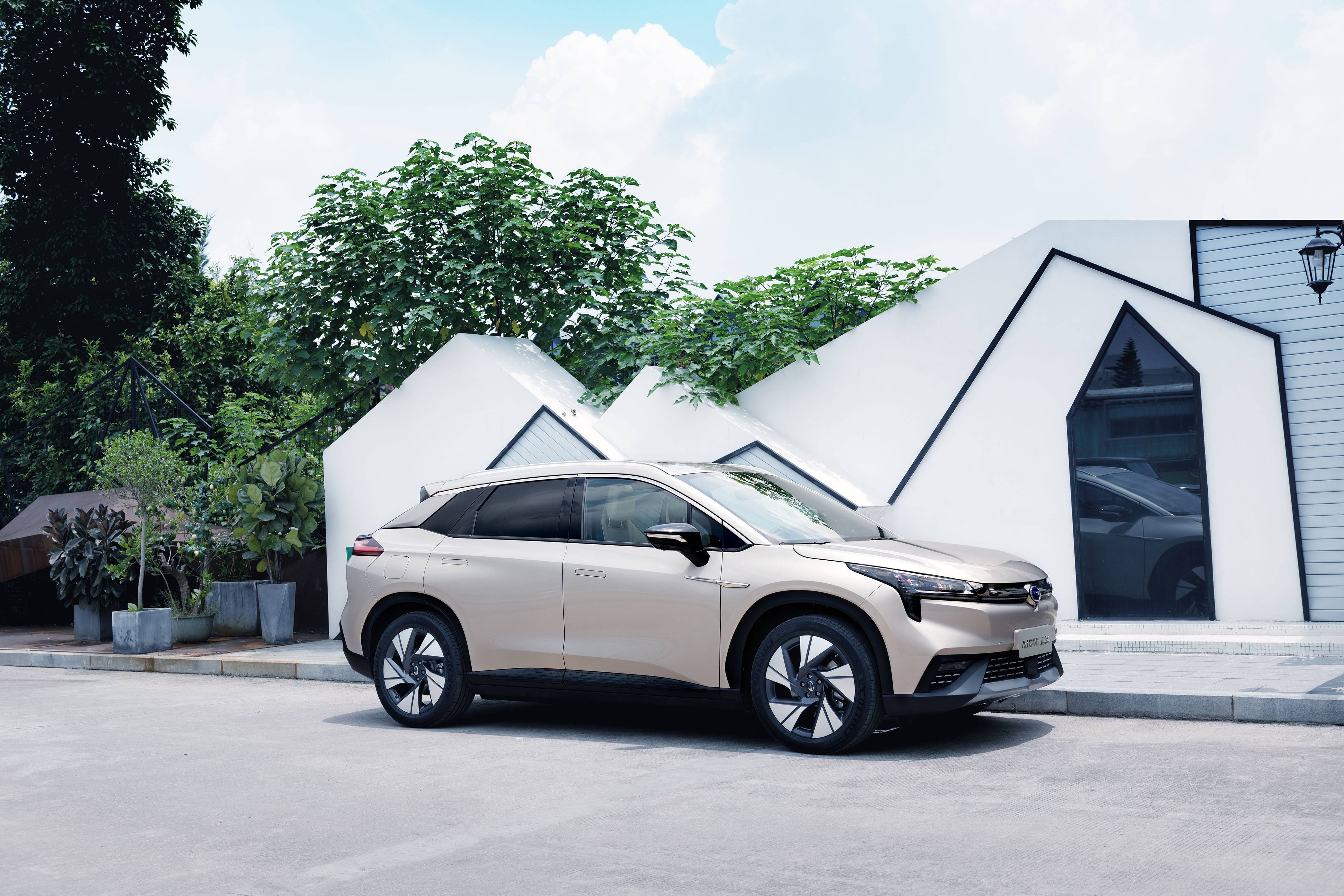 广汽新能源aion lx豪华智能超跑suv