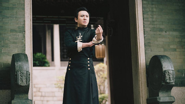 开心麻花成名之作，羞羞的铁拳，笑料环环相扣拳打错位人生