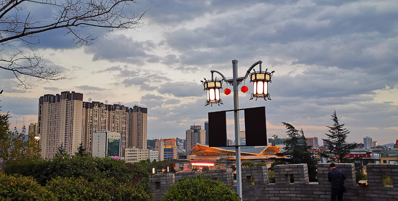 浓墨重彩麒麟城