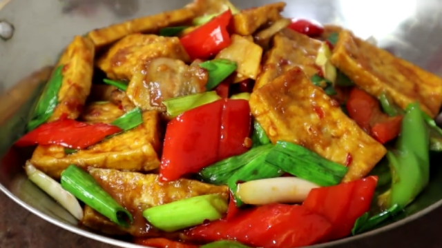 干锅豆腐最好吃的做法,鲜香入味,好吃下饭
