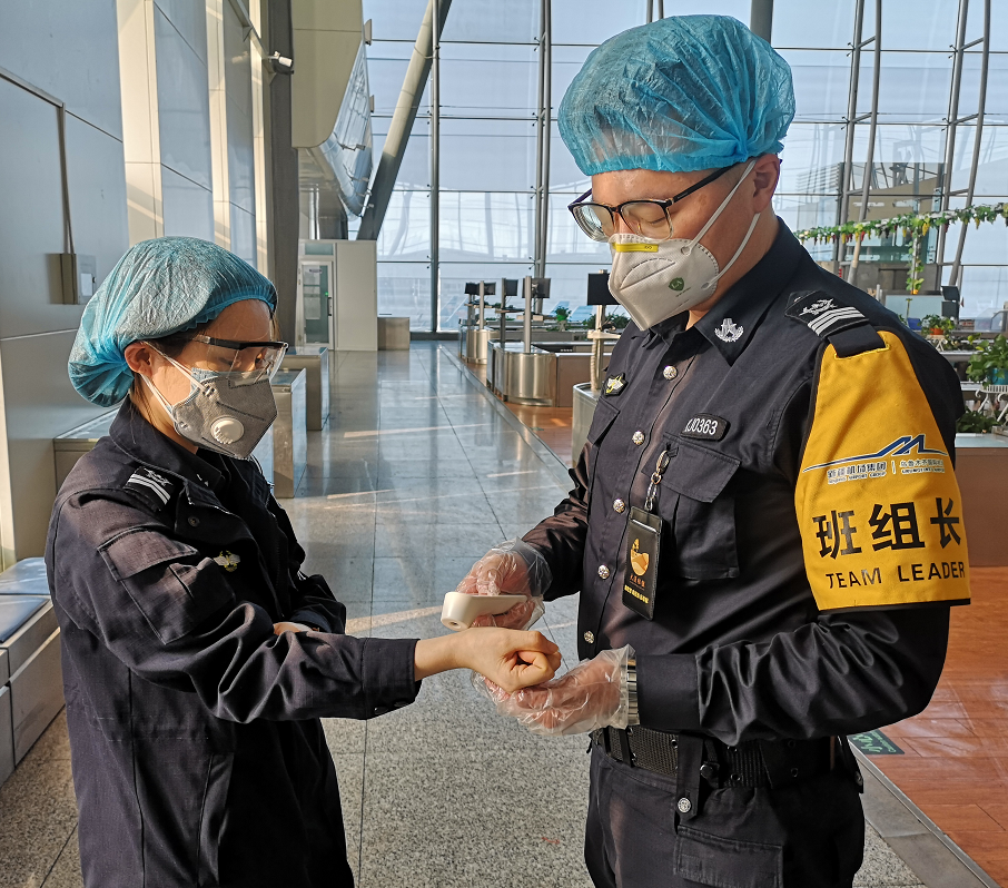新疆机场乌鲁木齐国际机场分公司安全检查总站三室战疫录