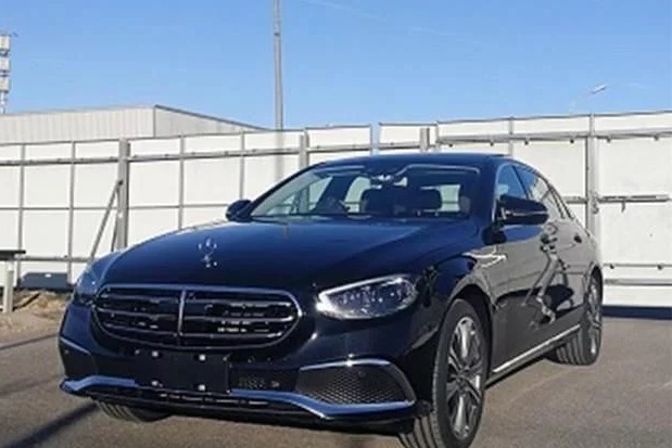 奔驰E级解析！海外版换全新M254发动机，国产不变区别对待