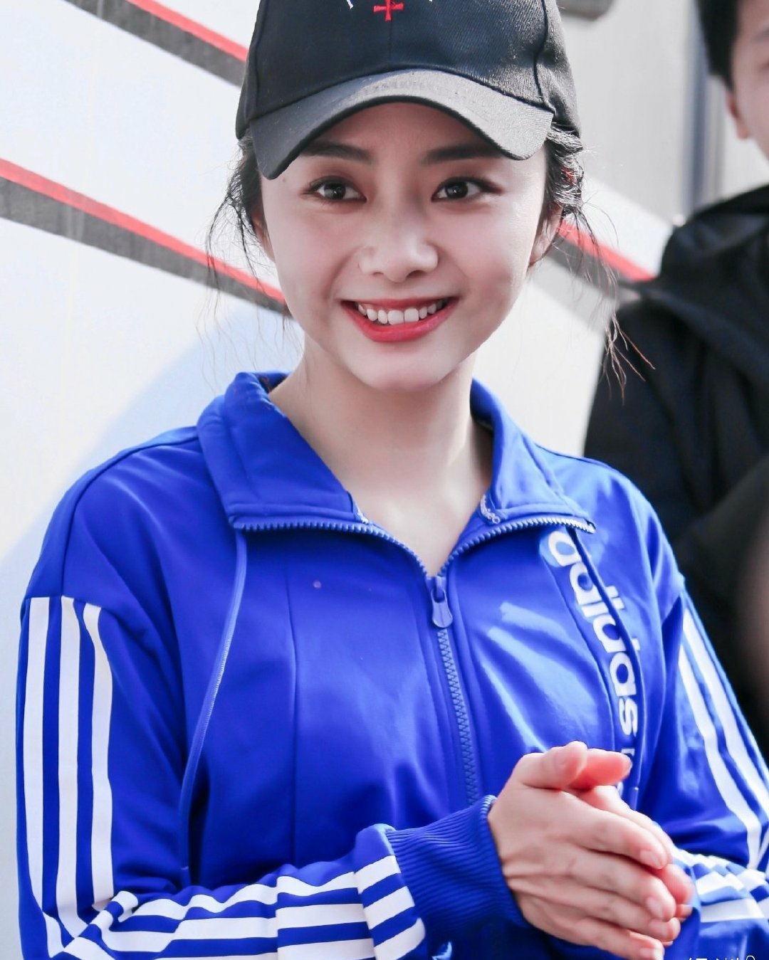 谭松韵,蓝色系运动风__凤凰网