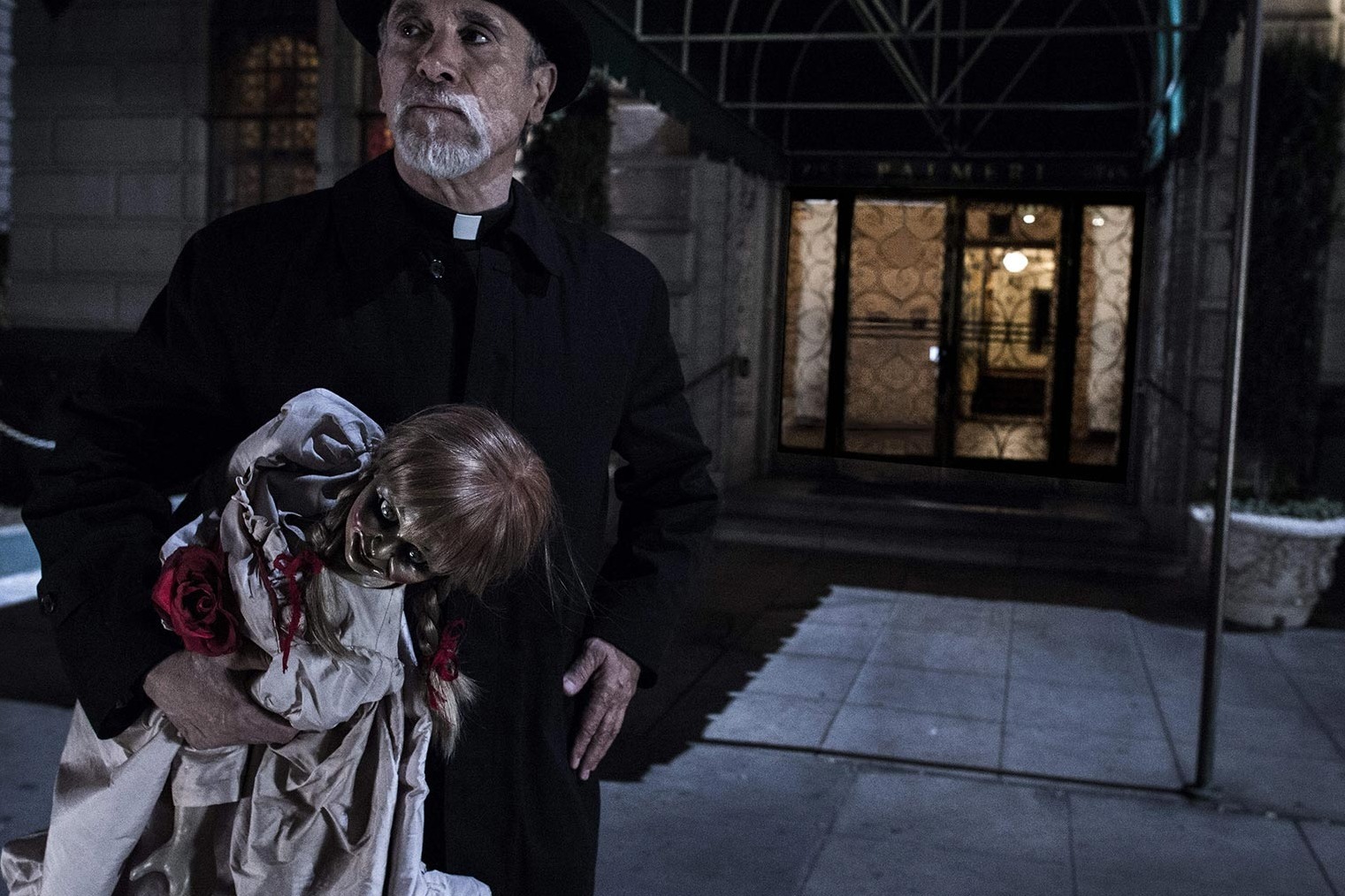 夜晚三点半打码版几分钟看完美国恐怖电影安娜贝尔