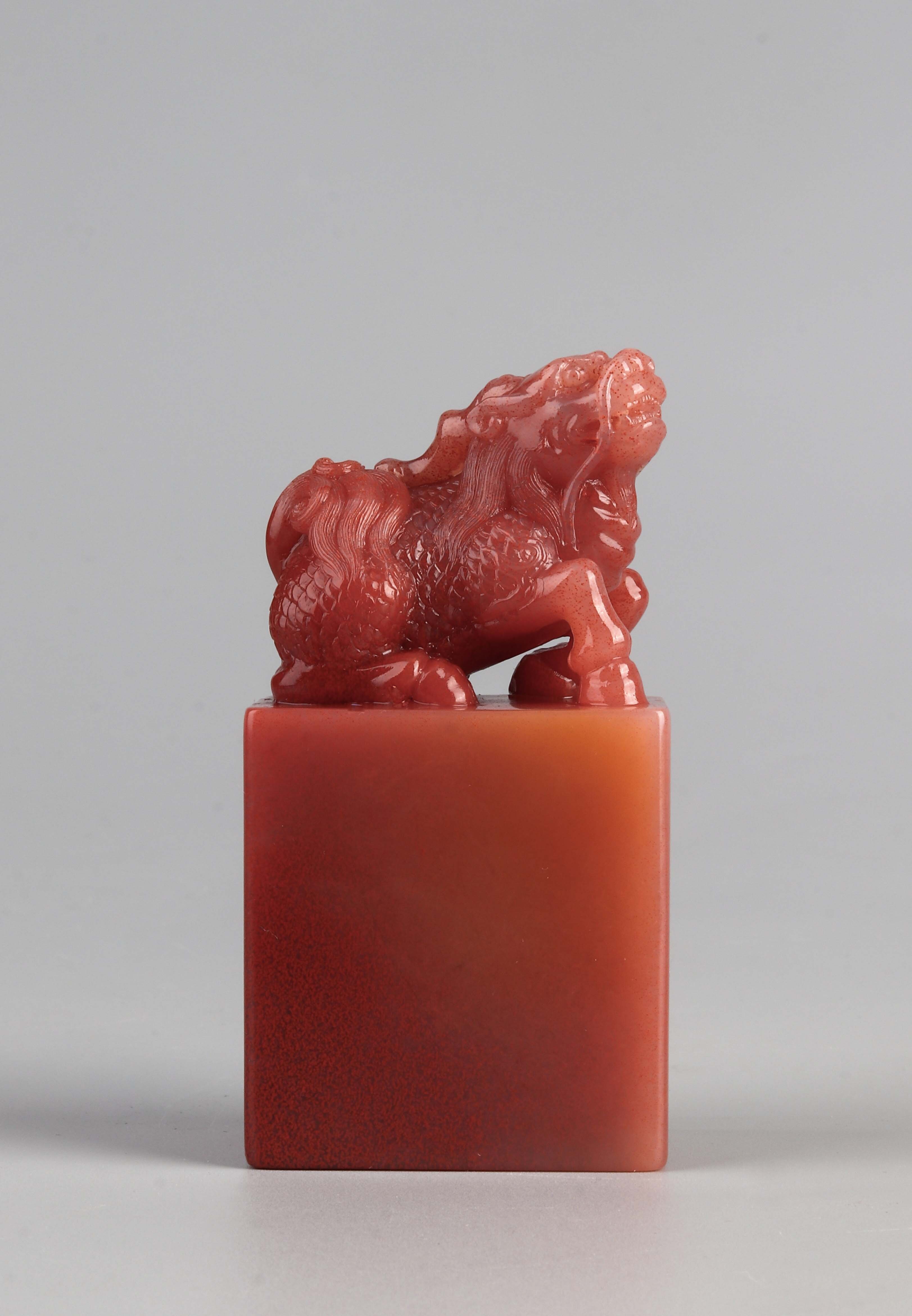 青年雕刻名家咚咚作品老挝石麒麟章