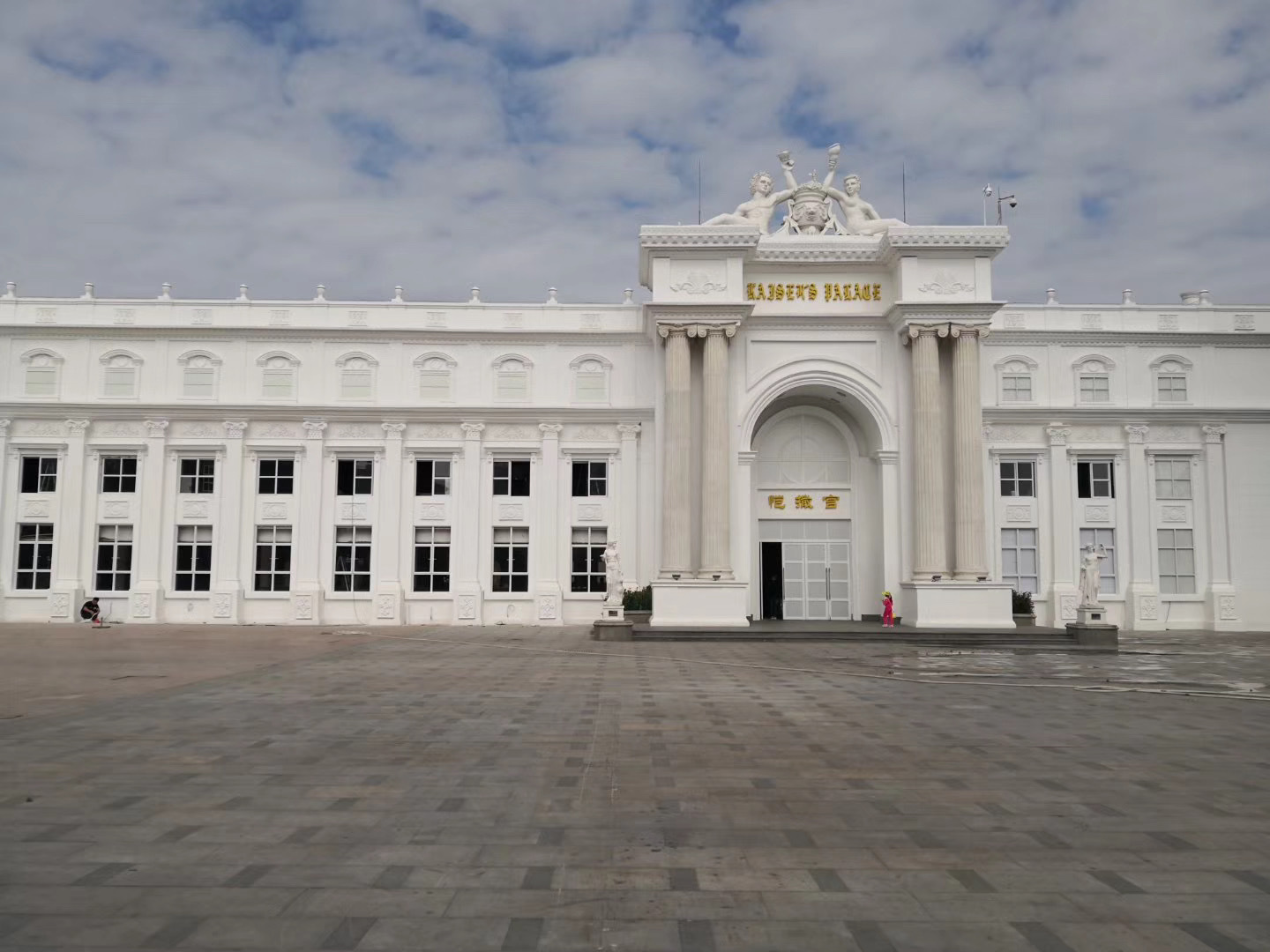 世界之窗凯撒宫采用z-wave无线4g网关,实现全无布置控制线的智能应用.