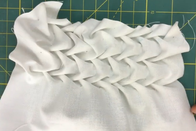 贝壳状衣褶的制作方法-服装设计面料改造