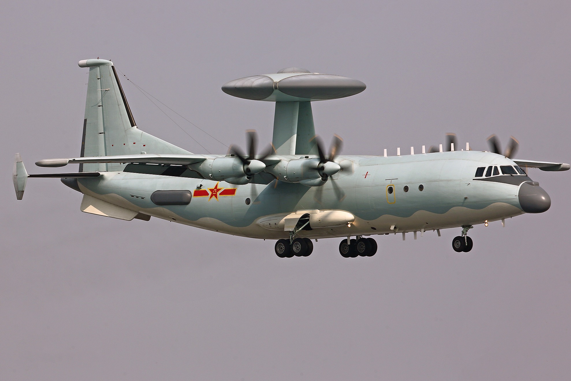 外媒日本军机首次在东海拍到中国空警500预警机