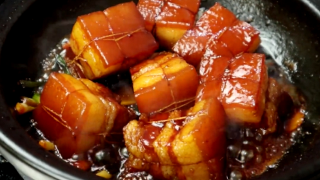 教你东坡肉的几个技巧，口感软糯不油腻