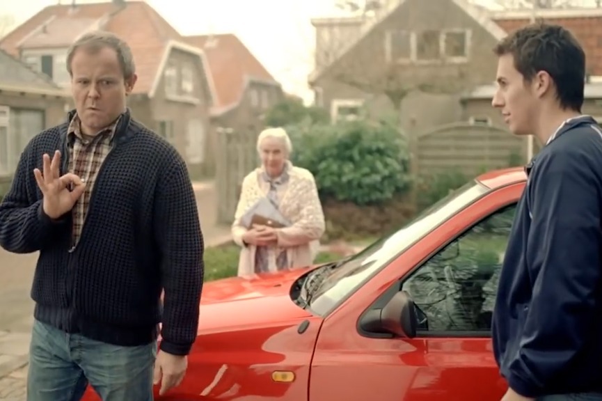 2010年大众高尔夫广告：老奶奶开过的二手车，你敢买吗