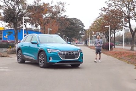 车长4米9，5.5秒破百，这SUV不愧是奥迪开山力作！