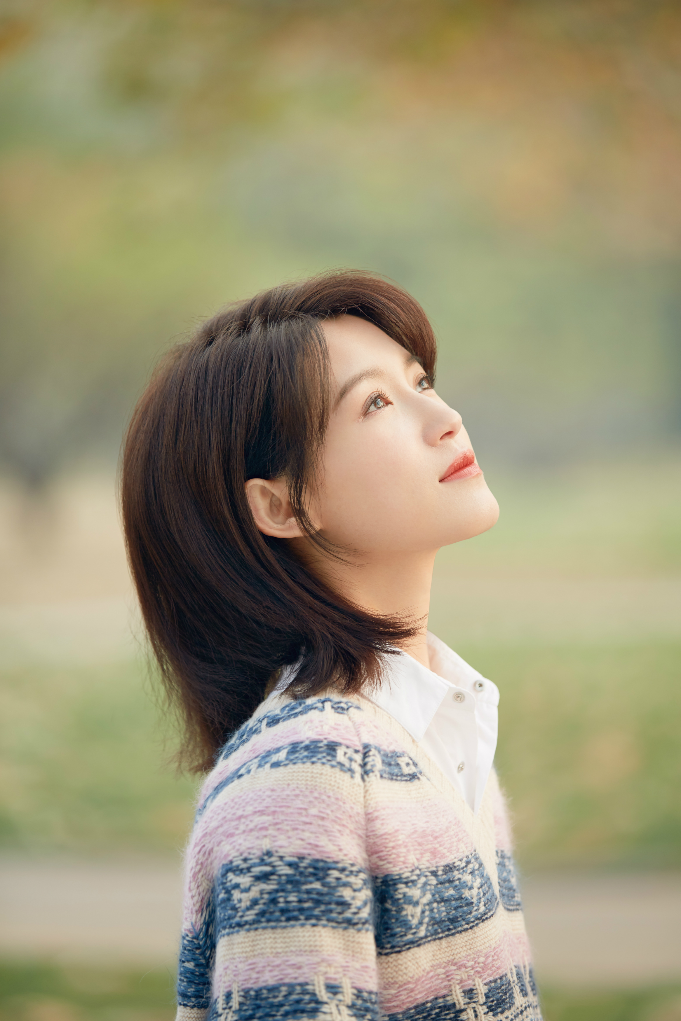 苏青笑眼弯弯明媚温柔 恬静美好尽显气质__凤凰网