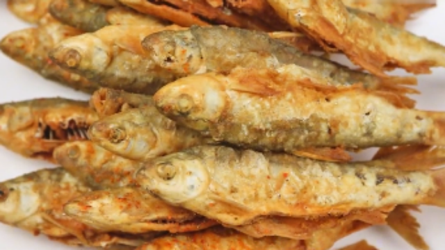 "干炸小白条",学会这个诀窍,做出来焦香酥脆