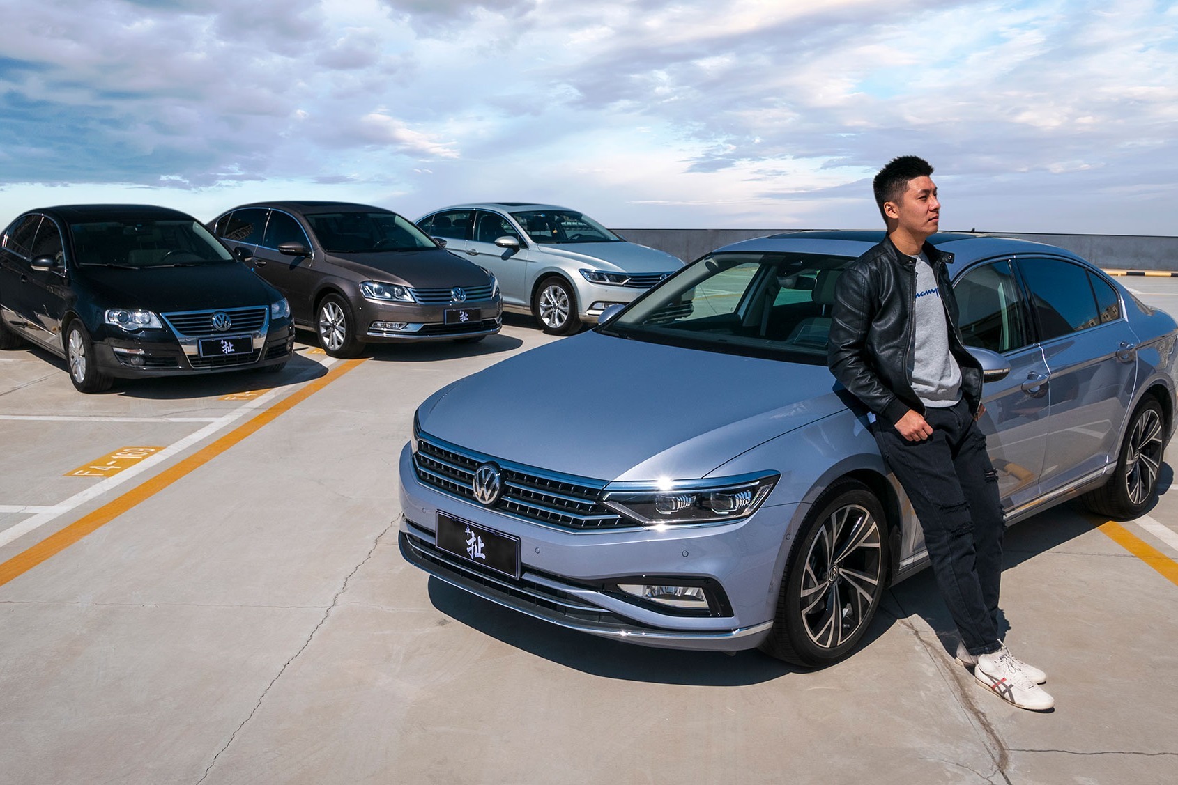 对比试驾大众三代迈腾标杆进化压力大