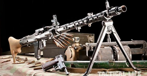 从mg34到mg42,德军通用机枪的进化之路,更简单,更强大