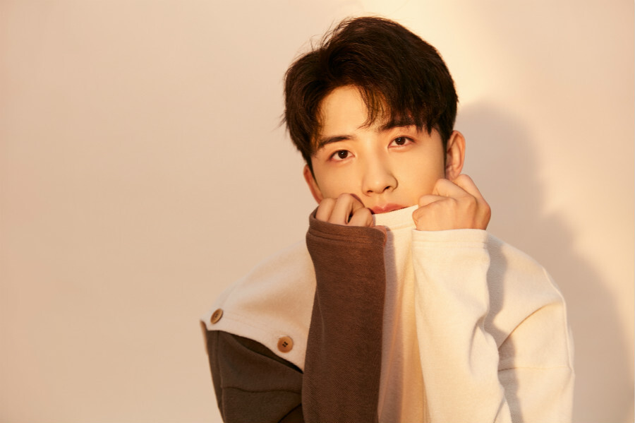 李政军春日光影写真曝光 甜系少年笑容满分__凤凰网