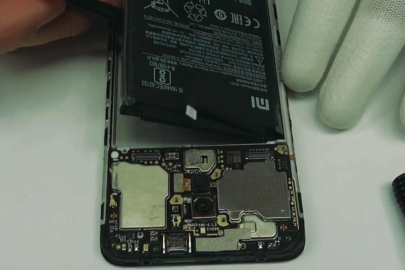 redmi8电池拆解更换教程