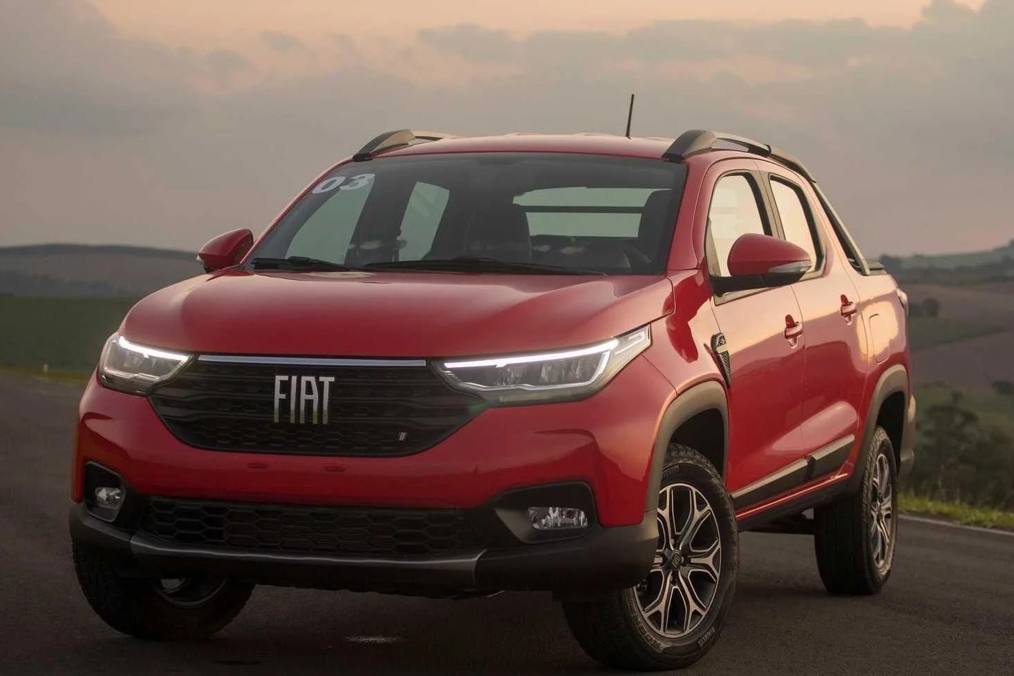 1.3T+5MT！新款菲亚特Strada官图发布，外观更时尚采用四门设计