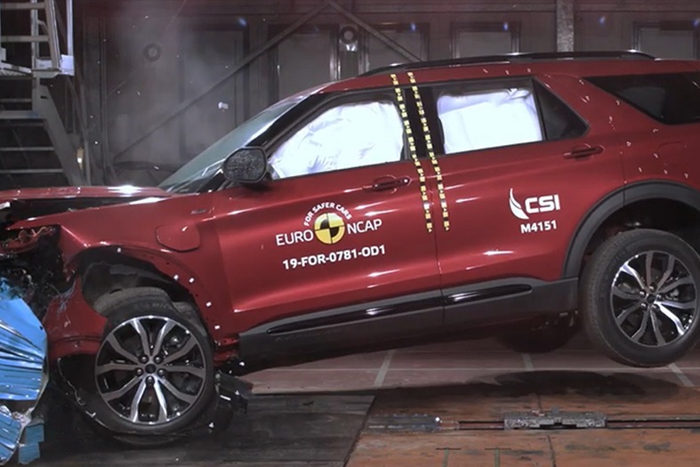 福特探险者安全吗？碰撞测试结果见真章！