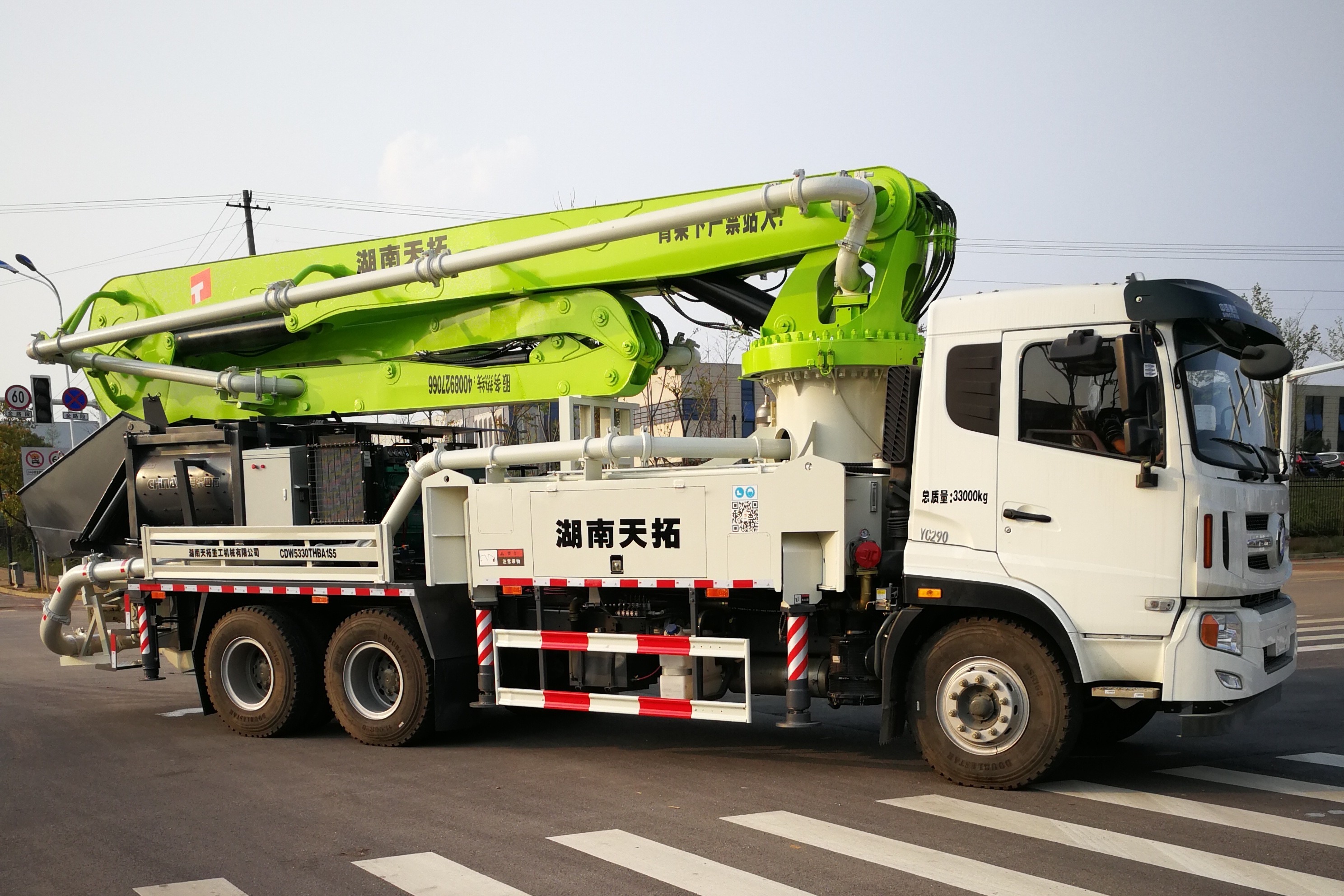 混凝土搅拌一体天泵车、混泥土天泵车