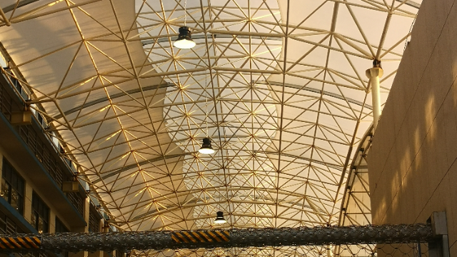 超震撼最大冷库膜结构顶棚安装完成东吴网架