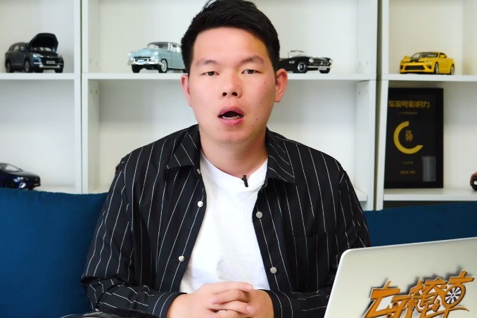 【七哥撩车】雷克萨斯ES和奥迪A6L怎么选？后排放倒纯平的车有哪些