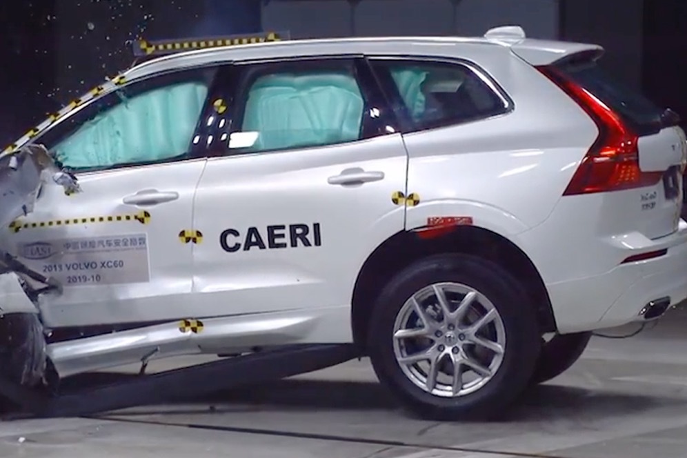 沃尔沃遇上中保研碰撞测试，XC60禁得住考验吗？