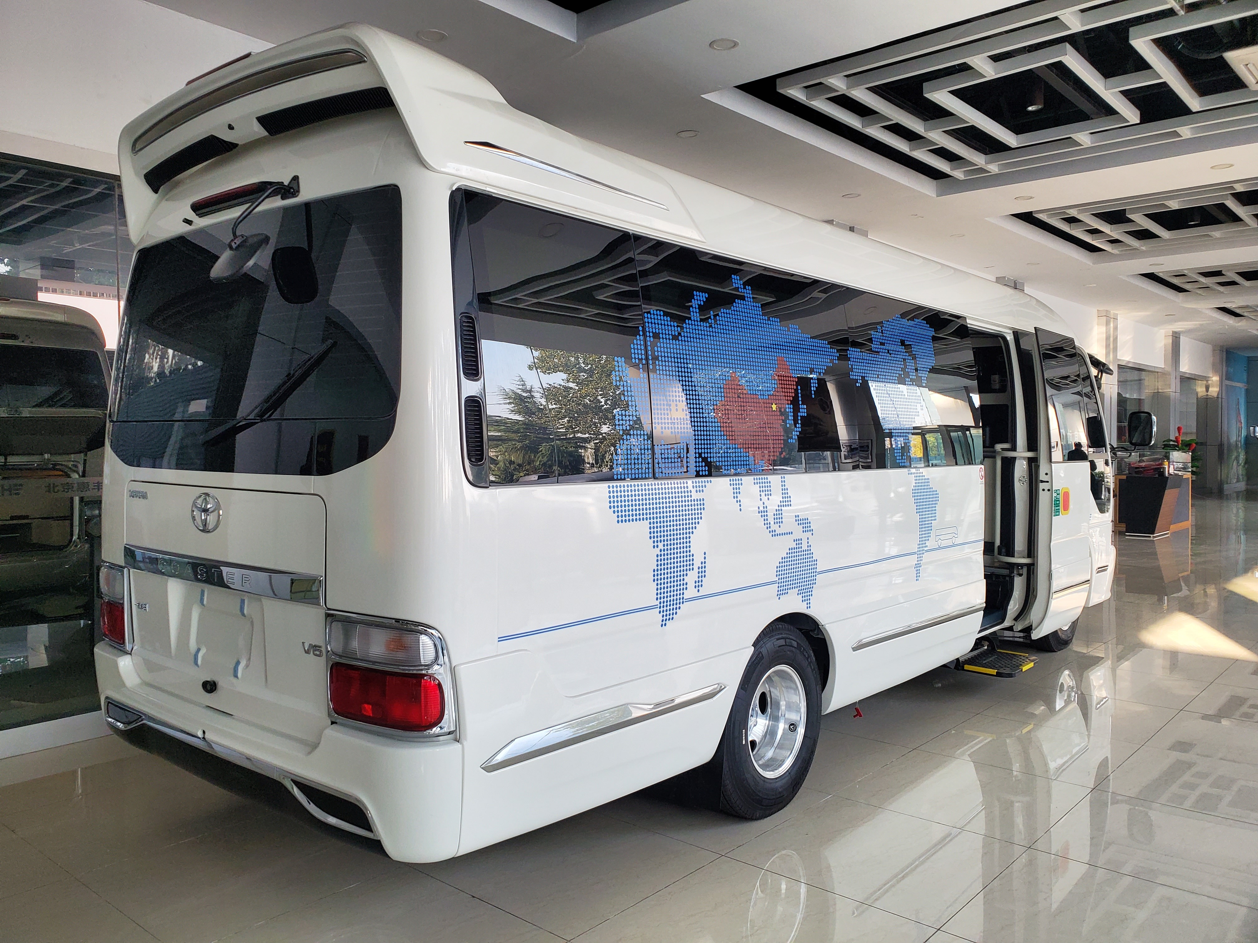 丰田考斯特个性化定制,为您打造出最完美的商务座驾!__凤凰网