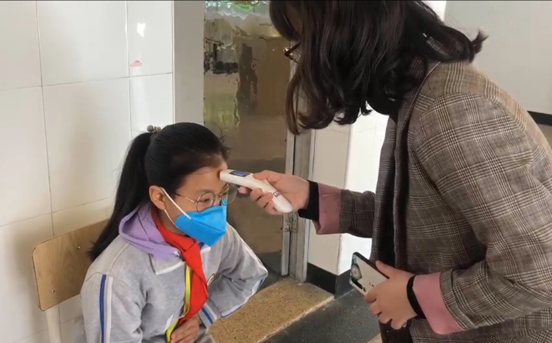 瑞安市玉海第二小学四月芳菲暖阳明防疫演练有序行