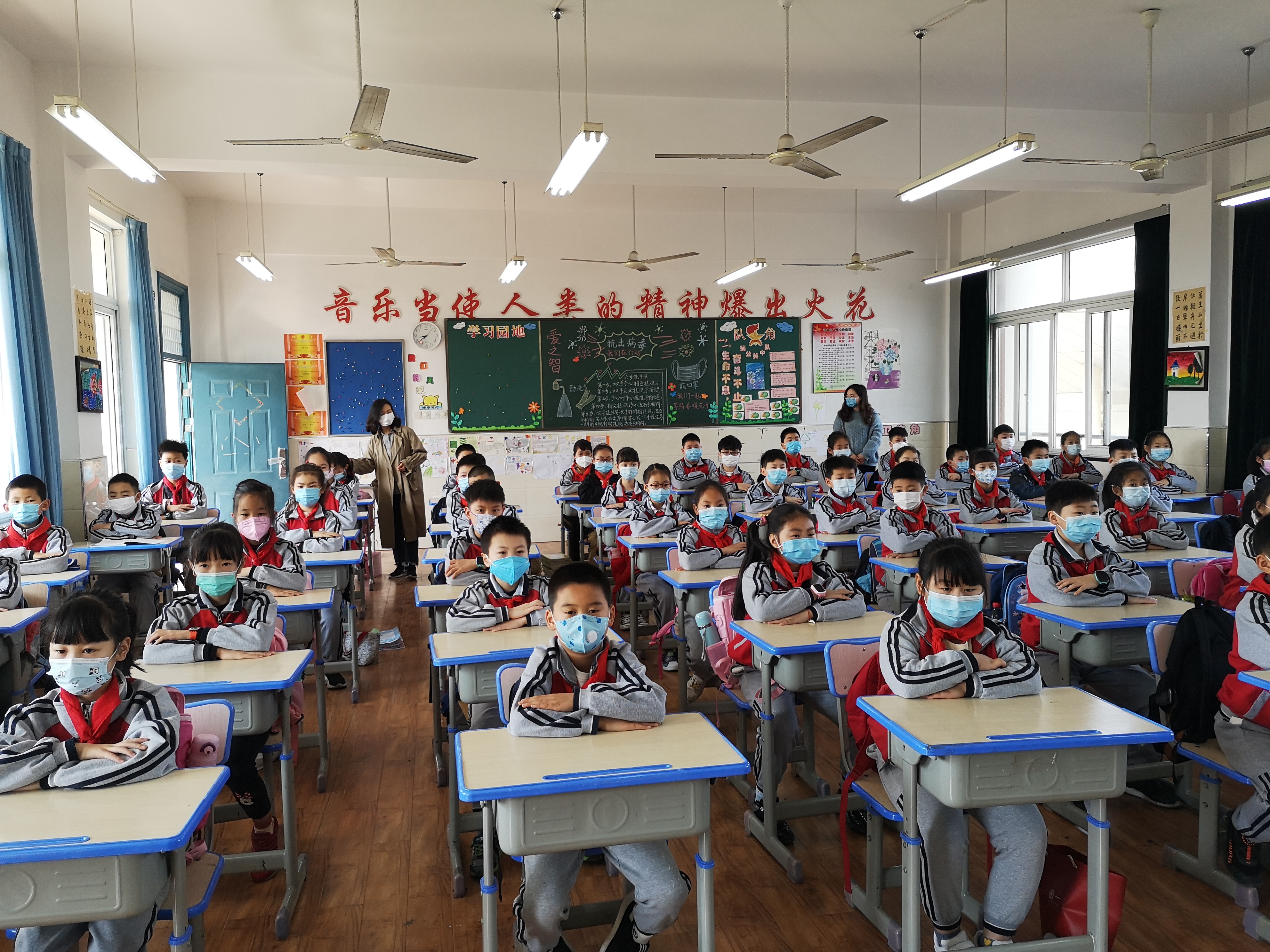 湖州市爱山小学教育集团传承抗疫精神争做两山少年