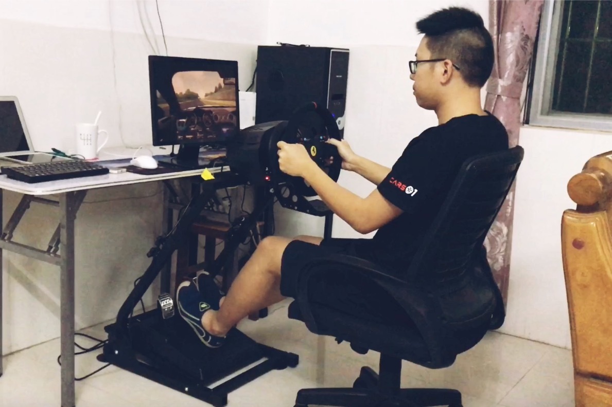 驾驶者vlog丨图马思特t300法拉利版 & art模拟器支架开箱