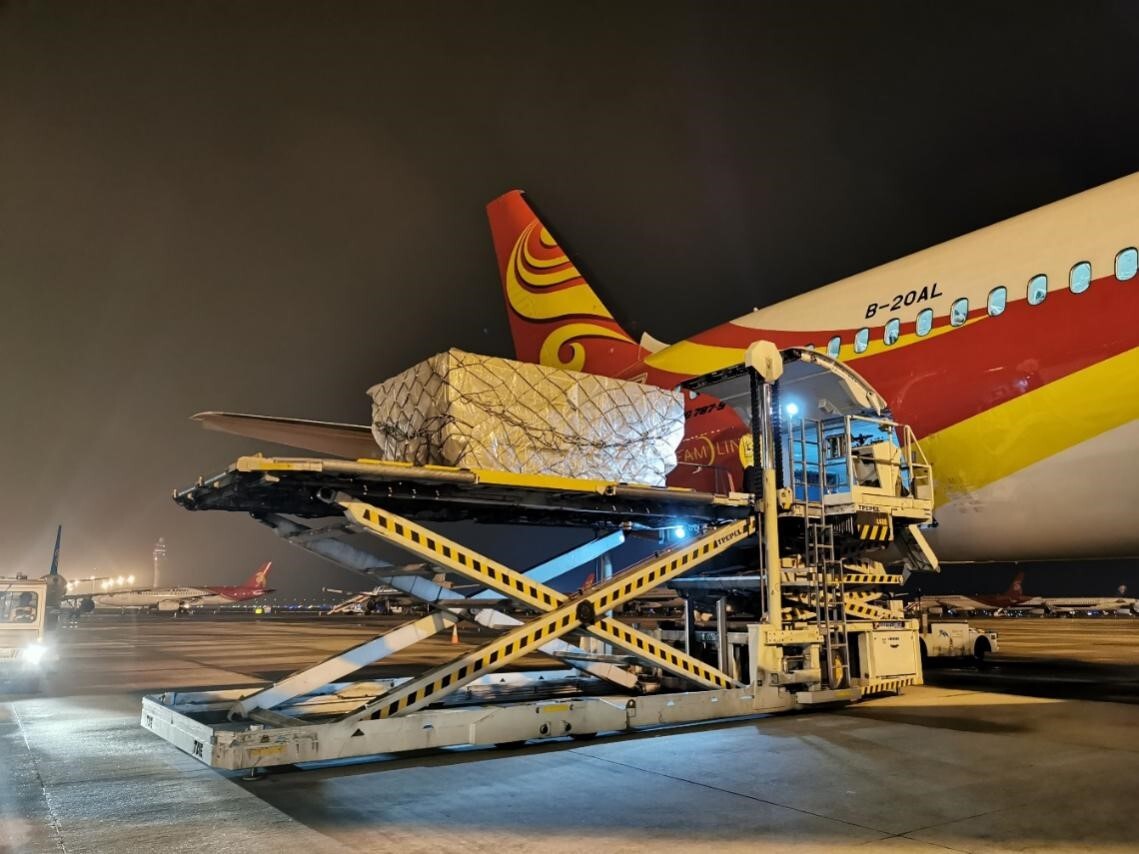 加速物资运输周转 海航"客改货"包机飞抵多国助力全球抗疫