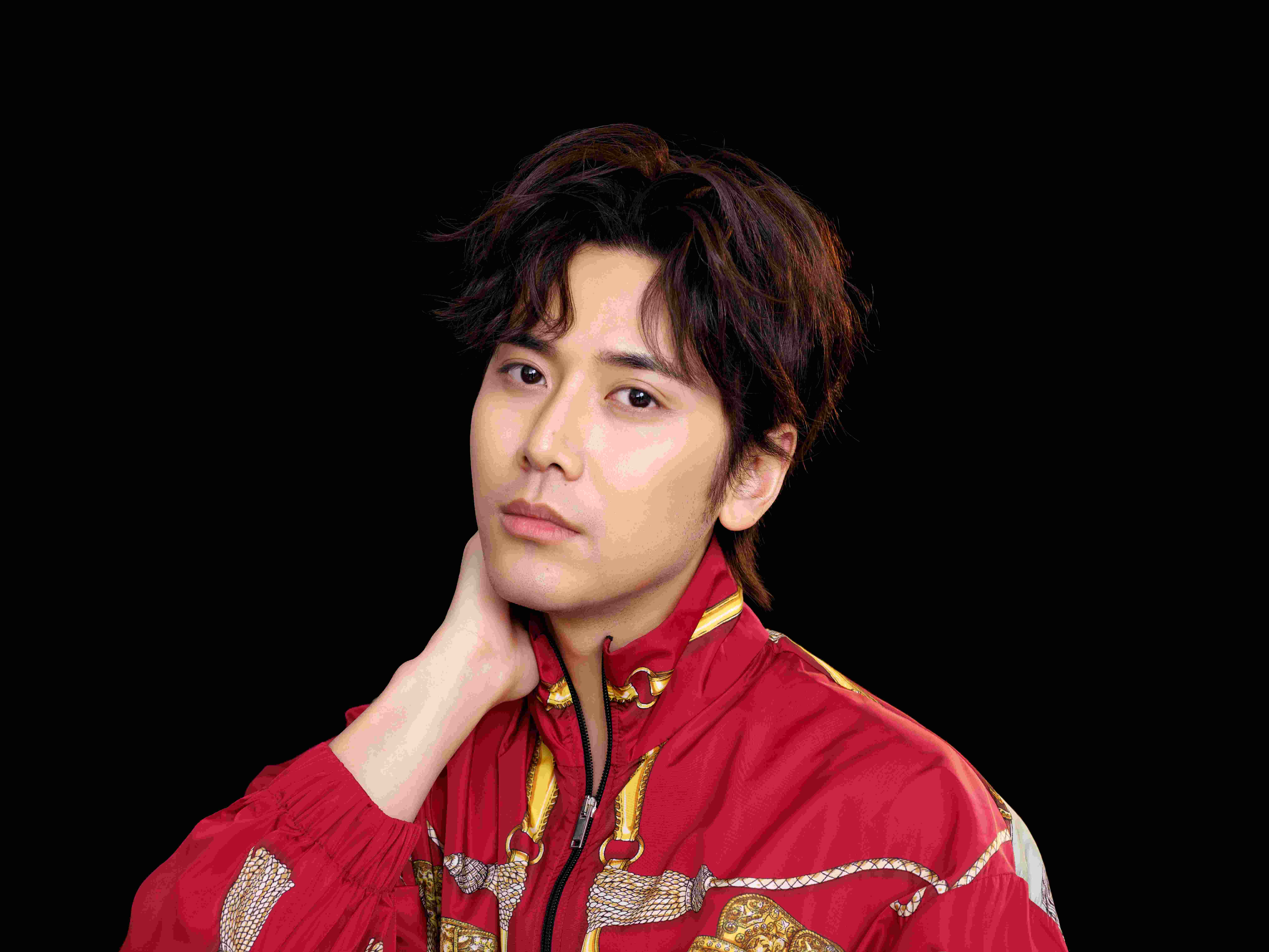 蔡珩《成化十四年》中被称宝藏皇帝 时尚穿搭露出尽显暖男风度