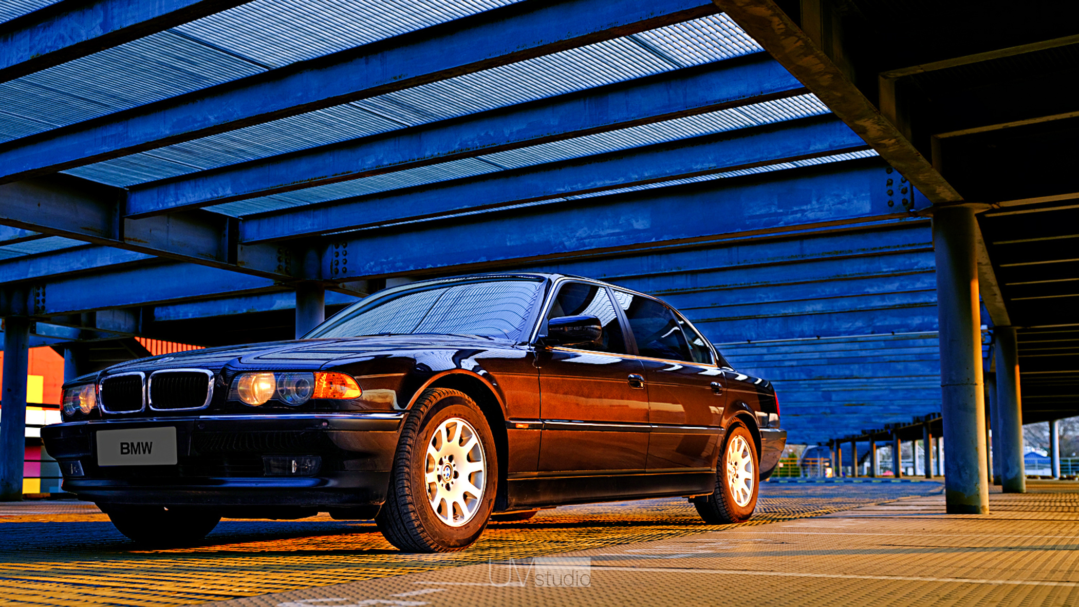 集多项"全球首创"于一身 体验经典老车e38宝马7系