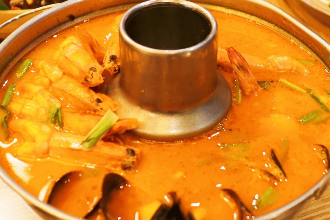 看老外的火锅,日本清淡,印度一言难尽,网友:最后一国太会吃了