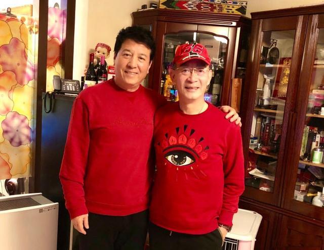 他参加了许多影视作品,并与六小龄童是很多年的老友了.