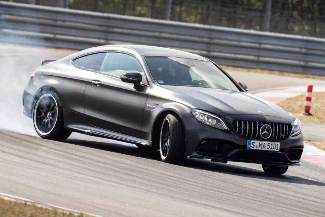 真正的西装暴徒——奔驰C63 AMG（上）