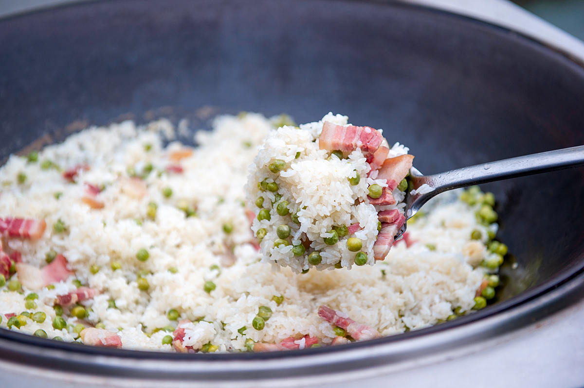 城里人难得吃到的美食,立夏前的野火饭,寻回儿时记