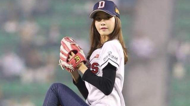 超养眼林允儿开球仪式全合集