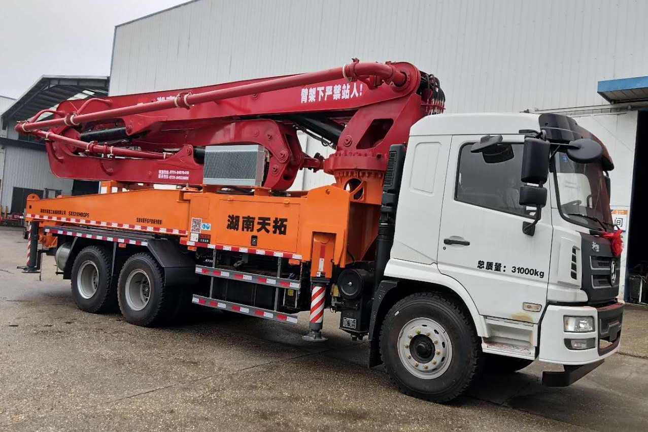 水泥攪拌輸送一體泵車_鳳凰網視頻_鳳凰網