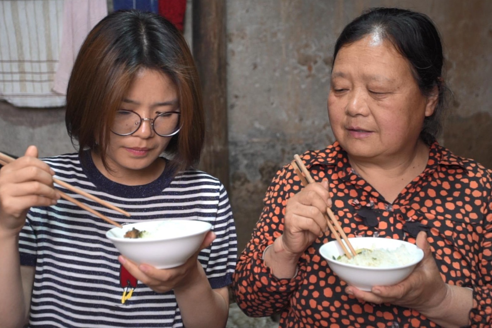 農村小夥相親成功後,對象來家吃飯,看準婆婆做啥吃的_鳳凰網視頻_鳳凰