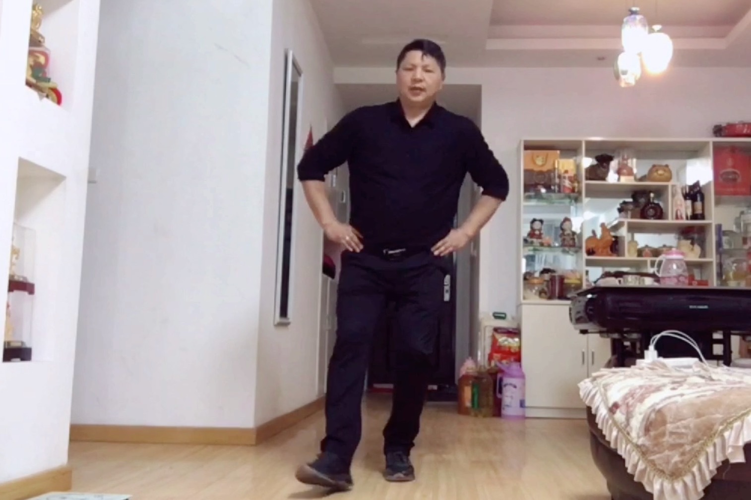 200斤大胖子,不爱抽烟,不爱喝酒,就爱跳鬼步舞,值得表扬!