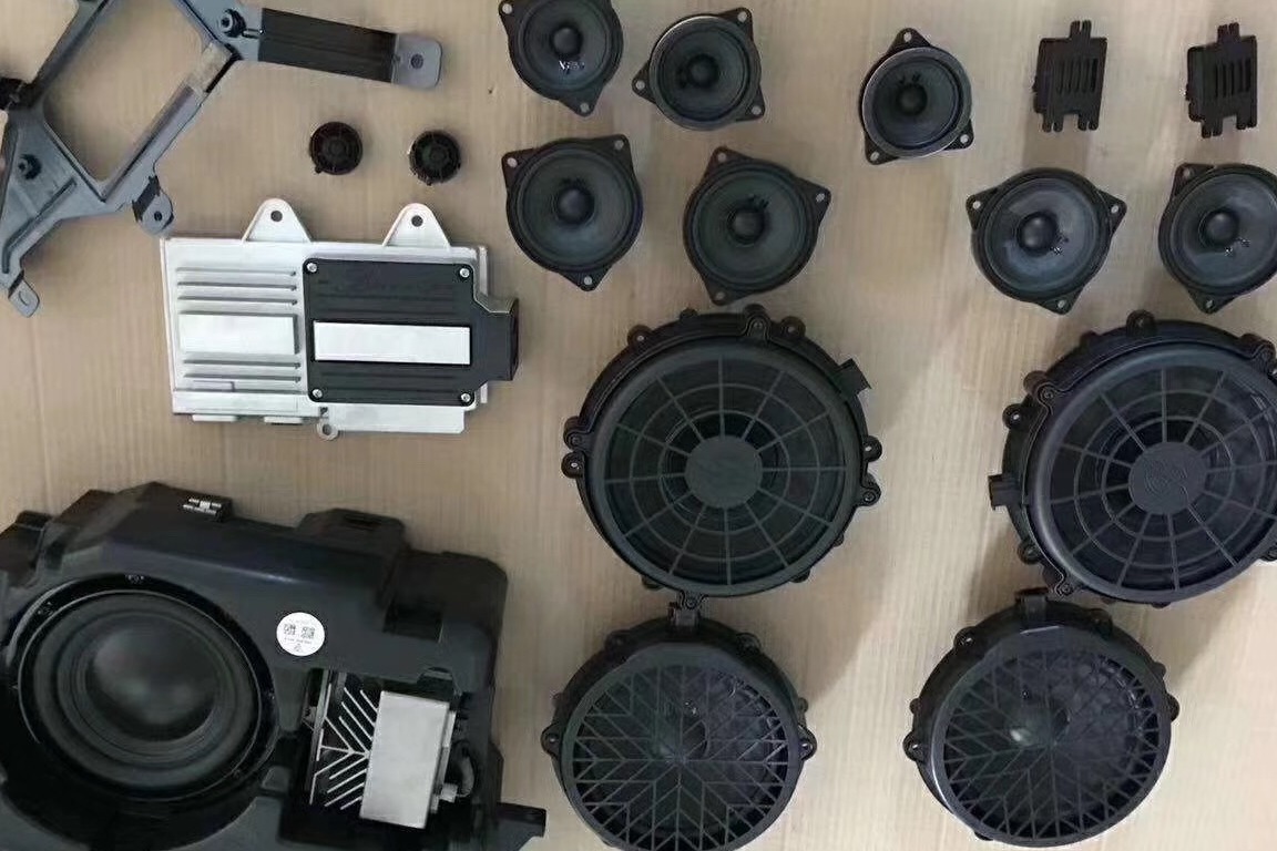 保时捷Macan加装16个喇叭柏林音响一套发挥得淋漓尽致