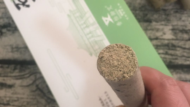 艾条的使用方法？艾灸贴与艾条灸的区别？