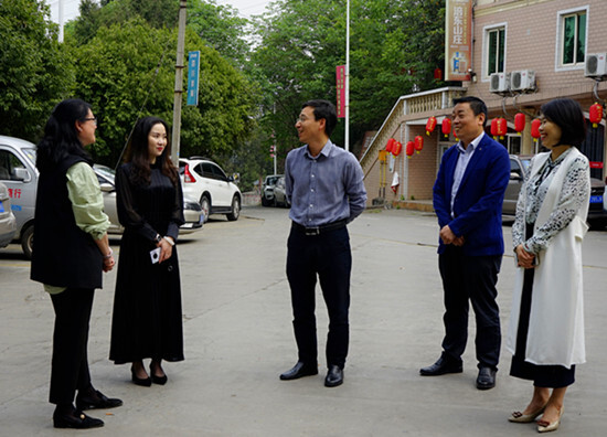 三台县委常委宣传部长李大勇检查城区公园安全